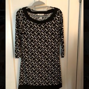 Scoop Neck Shift Dress